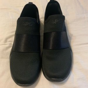 EUC - APL Techloom Bliss Waterproof Sneakers